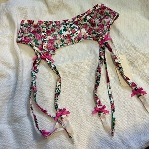 For love and lemons heartbloom garter